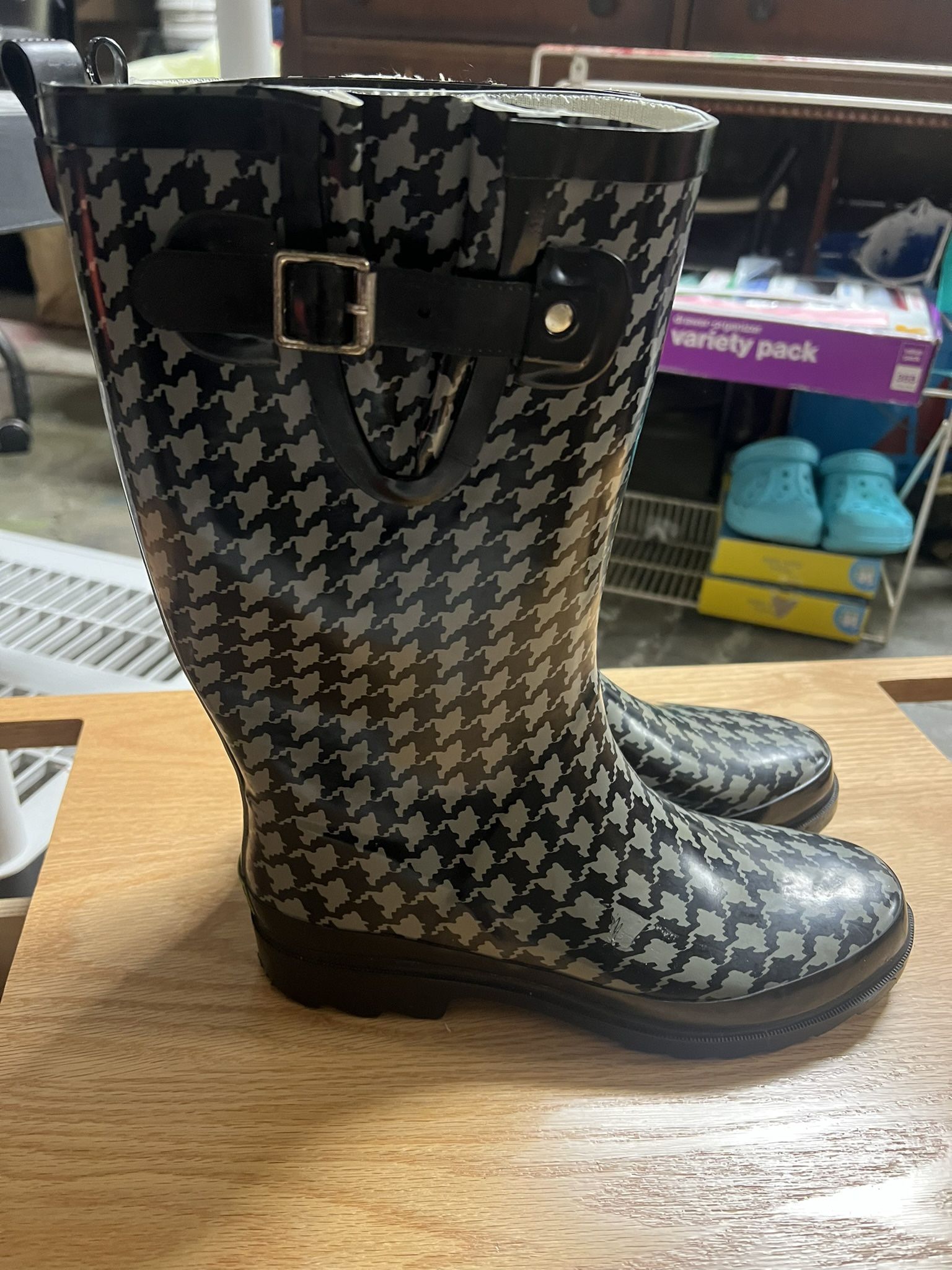 Women’s Size 9 Boots