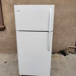 Frigidaire Refrigerator 18cu Ft 30x30x66🚨👍3 MONTHS WARRANTY