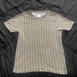 Men’s Medium Green Striped Tshirt