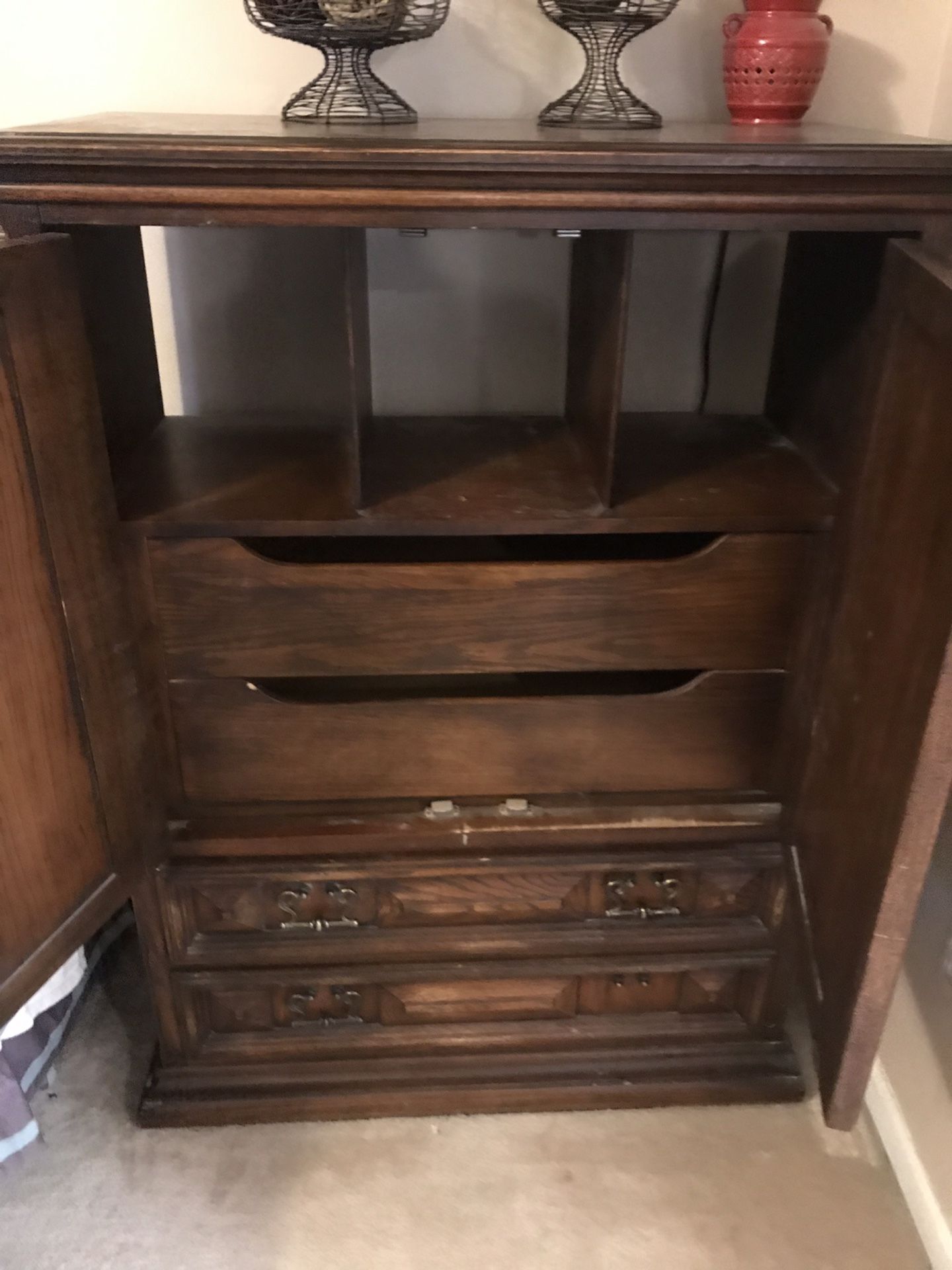 King size bedroom suite for Sale in Simpsonville, SC OfferUp