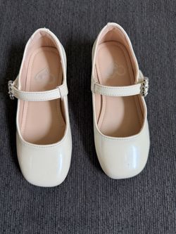 Girls size 11 dress shoe