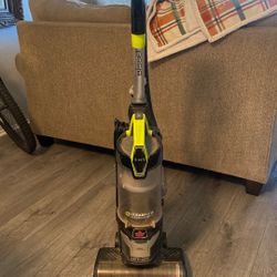 BISSELL Cleanview Allergen Lift Off Pet Vacuum Cleaner 