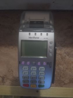 Verifone VX 520 credit card point-of-sale (POS) terminal, with phone line & cord for the machine, & rear wire cover