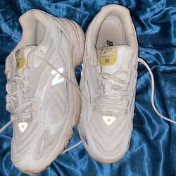 New Balance 725 