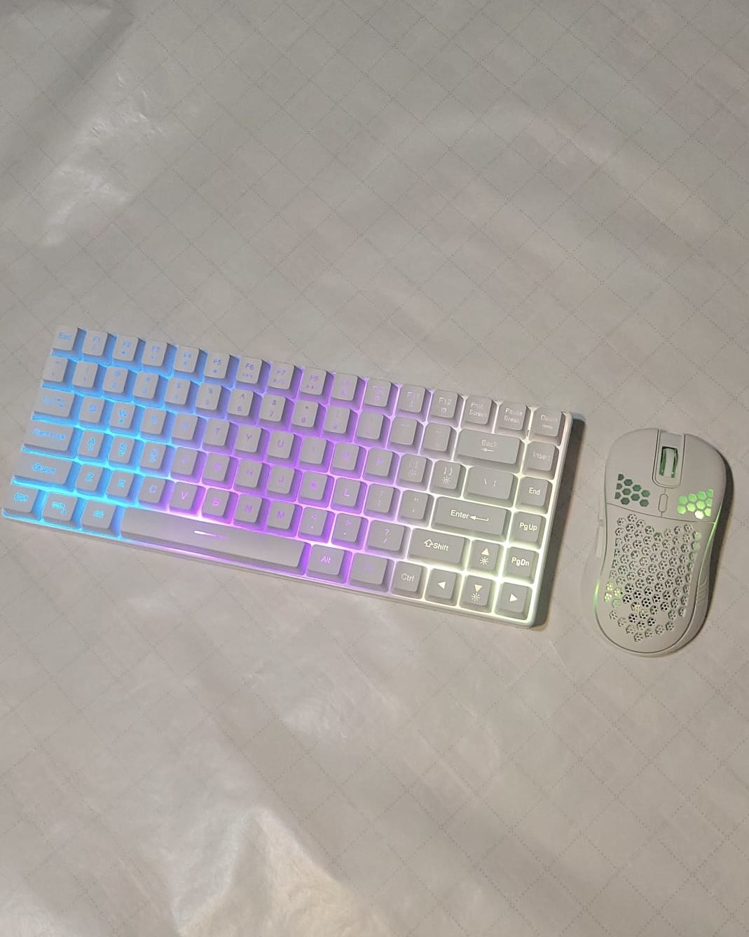 RedThunder 75% Wireless Keyboard & Honeycomb Mouse Combo – White