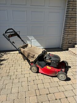 Toro Super Recycler 6.5 HP Gas Walk-Behind Lawn Mower Mulching/Bagging w/ Bag