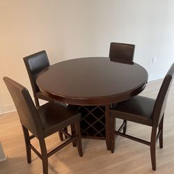 Wooden Dining Room Table & 4 Leather Chairs 