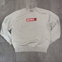 Nike Sweater 
