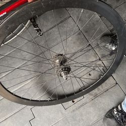 700x25c