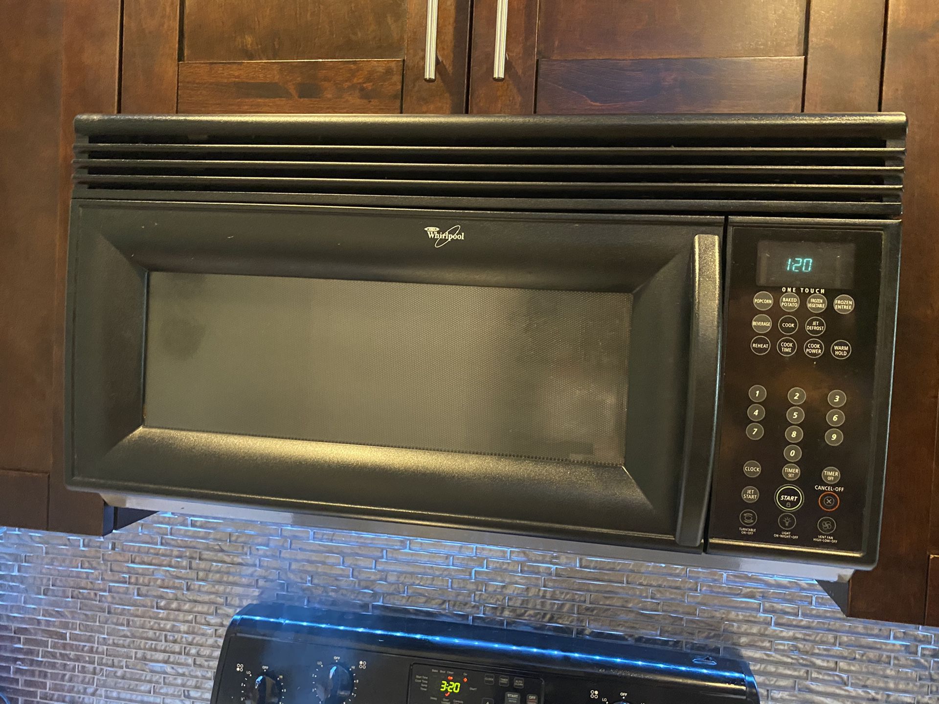 Whirlpool Stove oven Microwave dishwasher