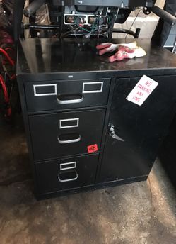Case cabinet