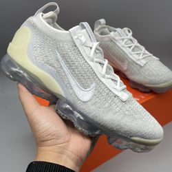 Womens Nike Vapormax 2021 Sneakers Size 8 New