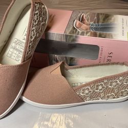 Womens pink slip-on size 7