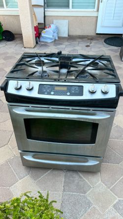 GE Stainless Steel Over-the-Range Microwave & Gas Range – Works Great