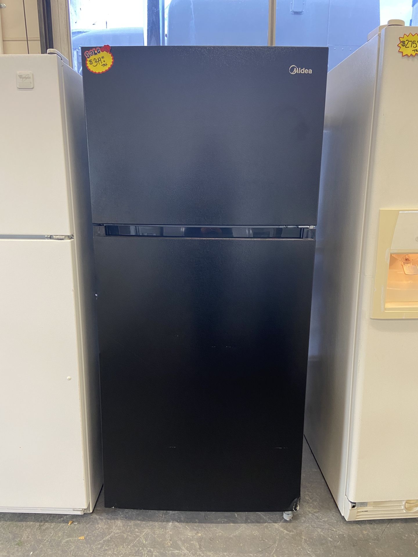 BEAUTIFUL BRAND NEW MIDEA BLACK REFRIGERATOR
