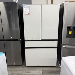 Samsung - Bespoke 29 Cu Ft 4-Door French Door Refrigerator With Beverage Center In White Glass 😍