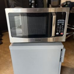 Toshiba Microwave 