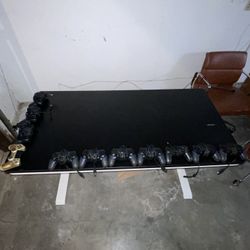 UPLIFT Standing Desk – Electric, Like new!