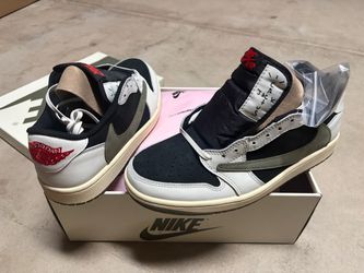 Brand New Travis Scott x Air Jordan 1 Low – Men’s 10.5 / Women’s 12