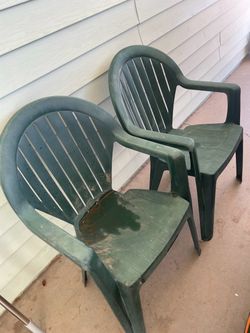Porch chairs - Green plastic