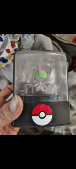 Pokémon Ralts Figure in Poké Ball Display Case