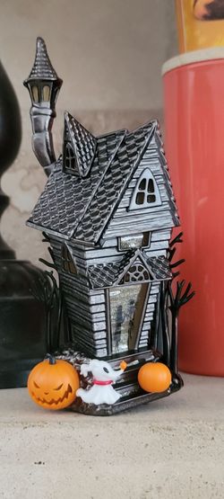 Jack skellingtons' house wallflower