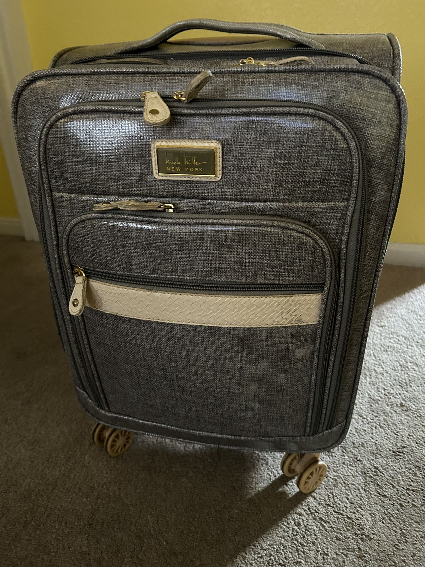  Suitcase Nicole Miller