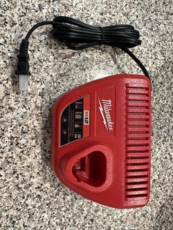 M12 Charger Milwaukee