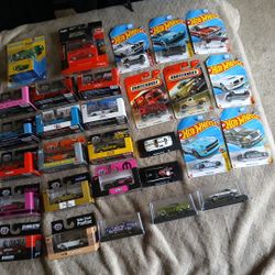 Over 30 Diecast Cars Into Matchbox Hot Wheels