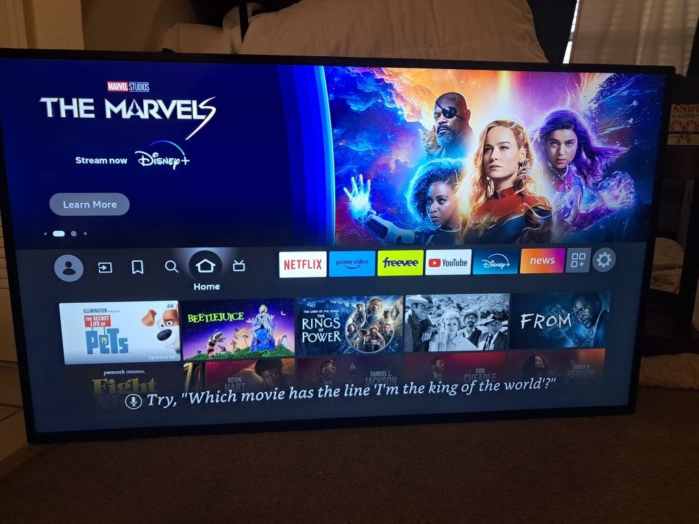 55 Inch Insignia Fire Tv. Doesn't Have Leg. Ne