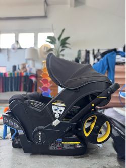 Doona Infant Car Seat & Stroller + LATCH Base