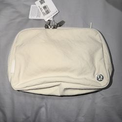 Lululemon everywhere Belt bag (Large)