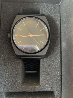 Nixon time teller