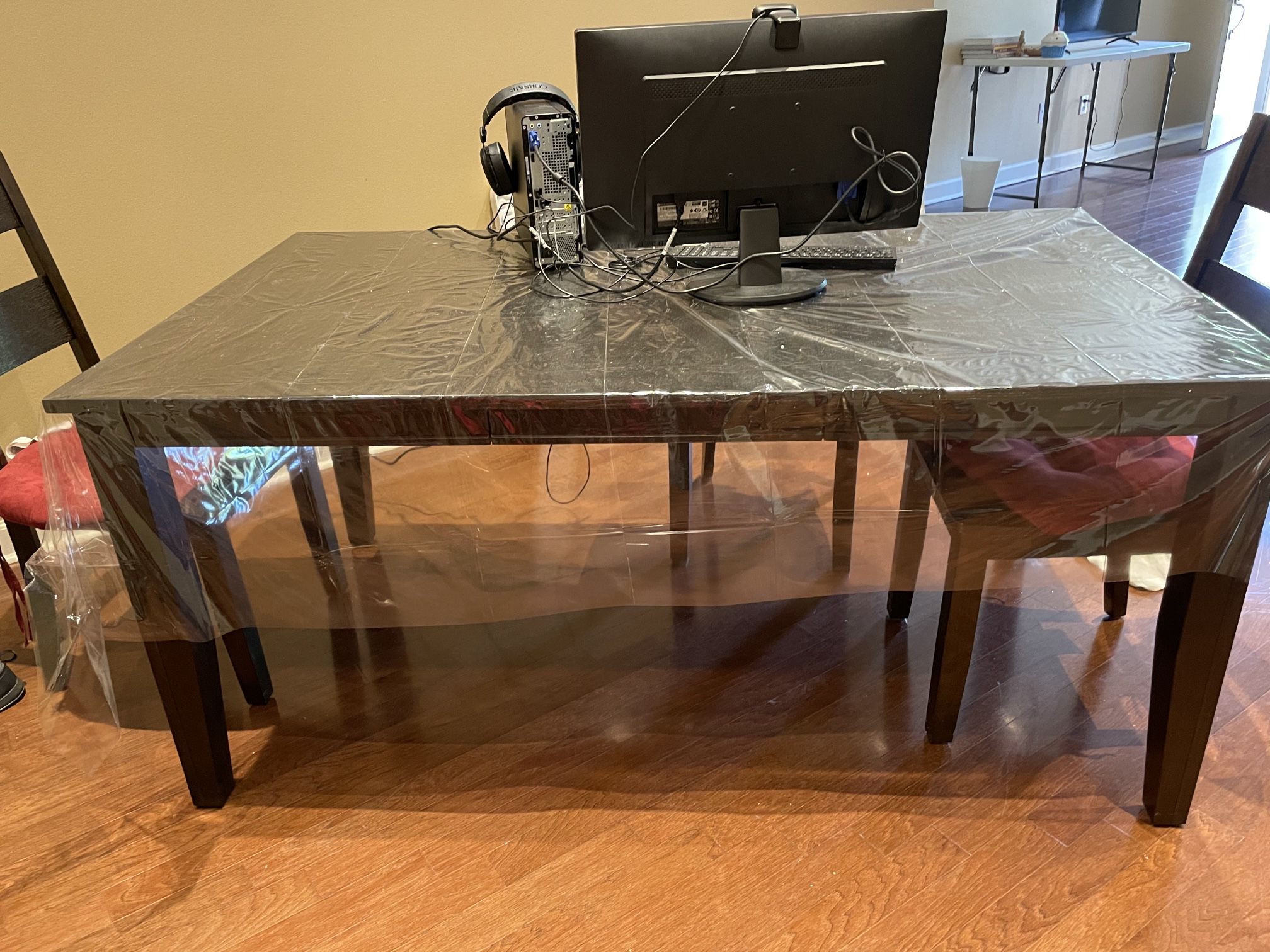 Dining/breakfast Table Great Condition