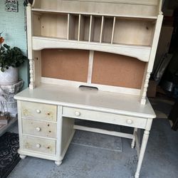 Free Wooden Desk With Hutch 