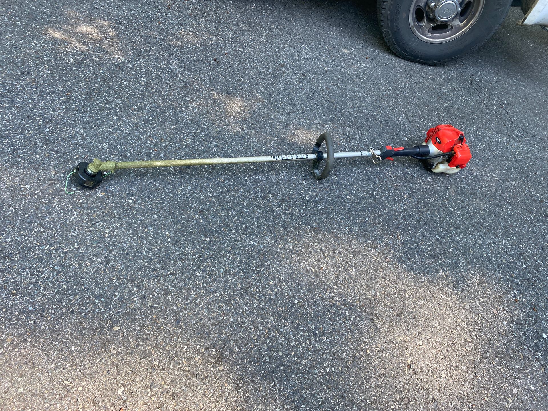 Shindaiwa T242X weed trimmer