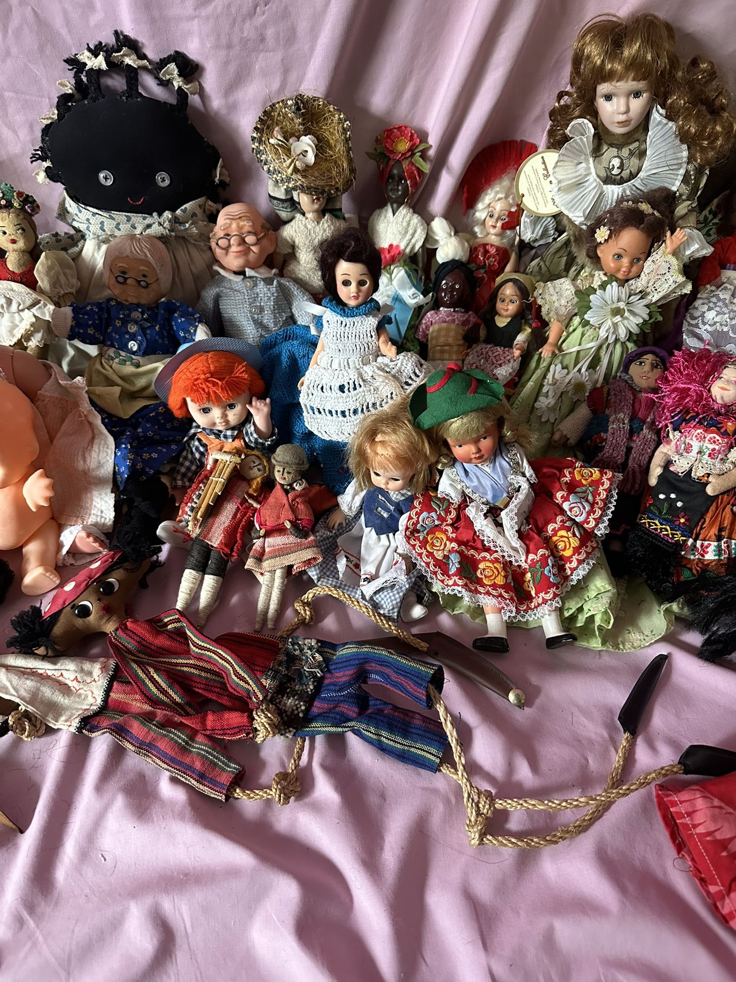 Vintage & Collectible Dolls