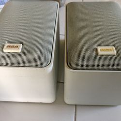 Realistic Vintage Minimus 7 Stereo Speakers In White