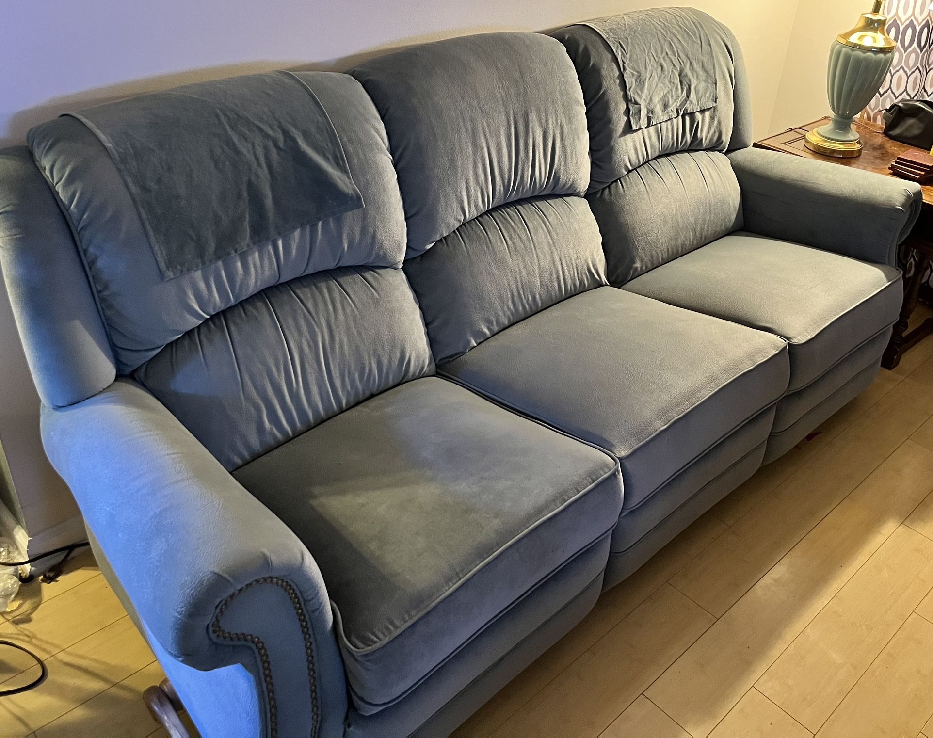 LA-Z-BOY Recliner Couches 