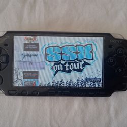 PSP WITH 5,000 GAMES