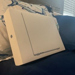 2026 Mac Book Air M5 Chip (13’ Inch) SKY BLUE