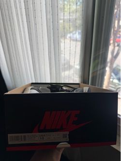 Nike Air Jordan 1 OG volt