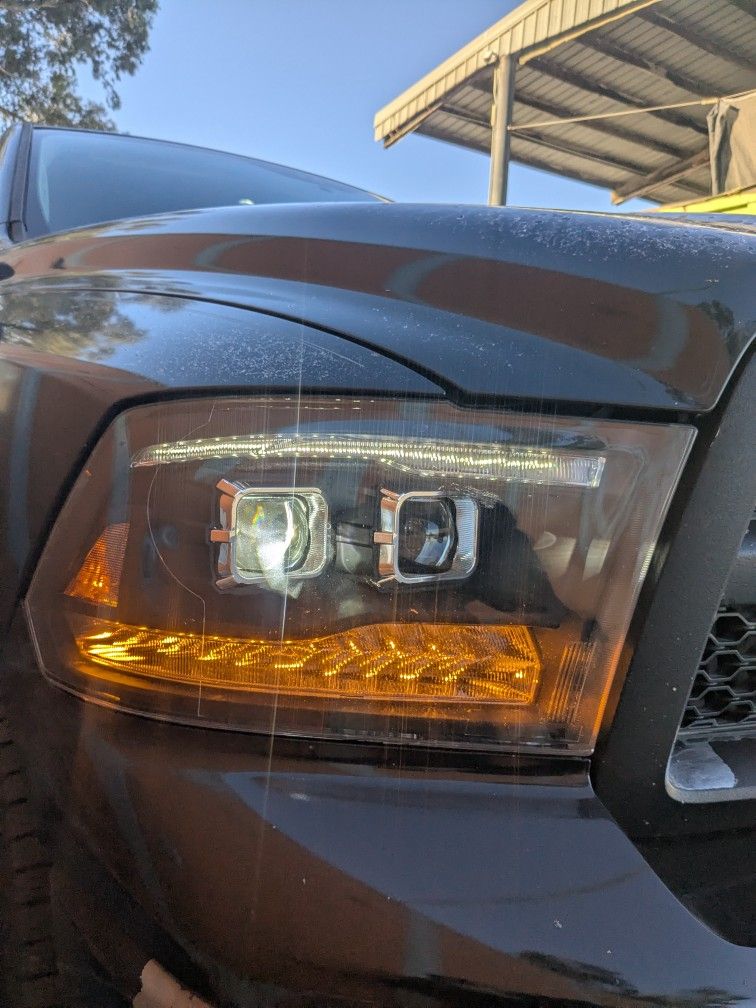 09 Ram 1500 Headlights 