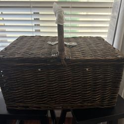 Big New Picnic Basket 