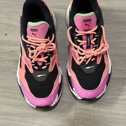 Very Cute Puma Sneakers