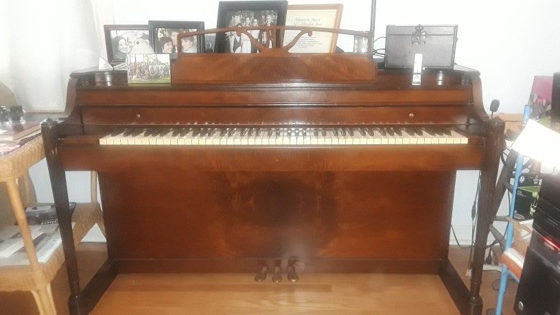 1948 Spinnette Baldwin Acrosonic Piano