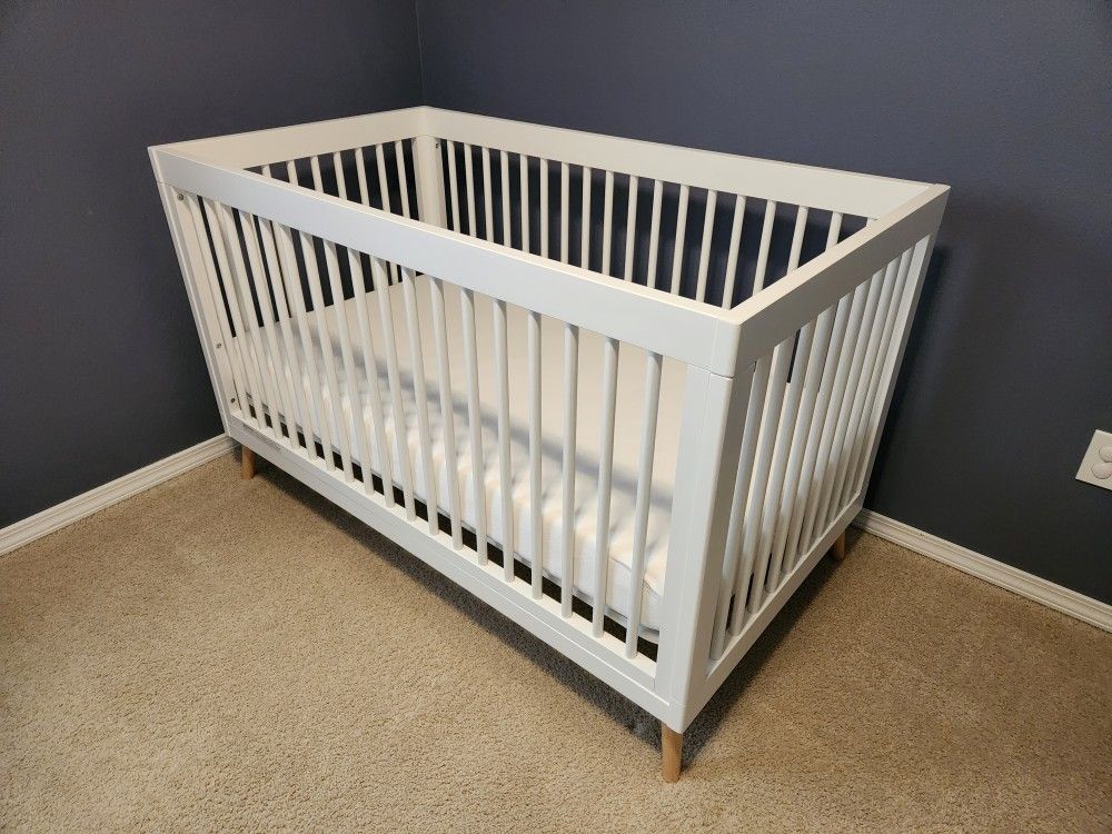 Brand New White Delta Baby Crib / Bed w/ Premium Mattress & Sheets, Converts to Toddler Bed