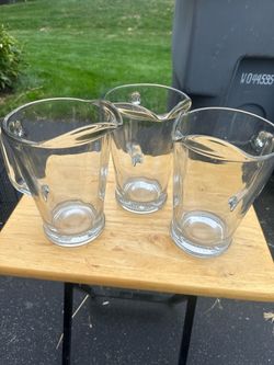 Set of 3 Clear Glass Pitchers