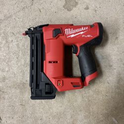 M12 Brad Nailer