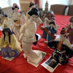 Hakata Doll Statues (12)